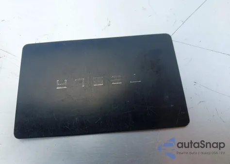 2022 Tesla Model 3 Long Range Dual Motor All-Wheel Drive z USA, uszkodzony, nr VIN 5YJ3E1EB2NF137402